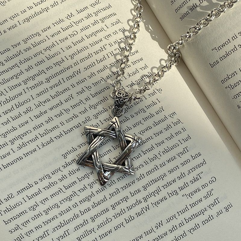 Vòng cổ kim loại mặt hình ngôi sao thời trang