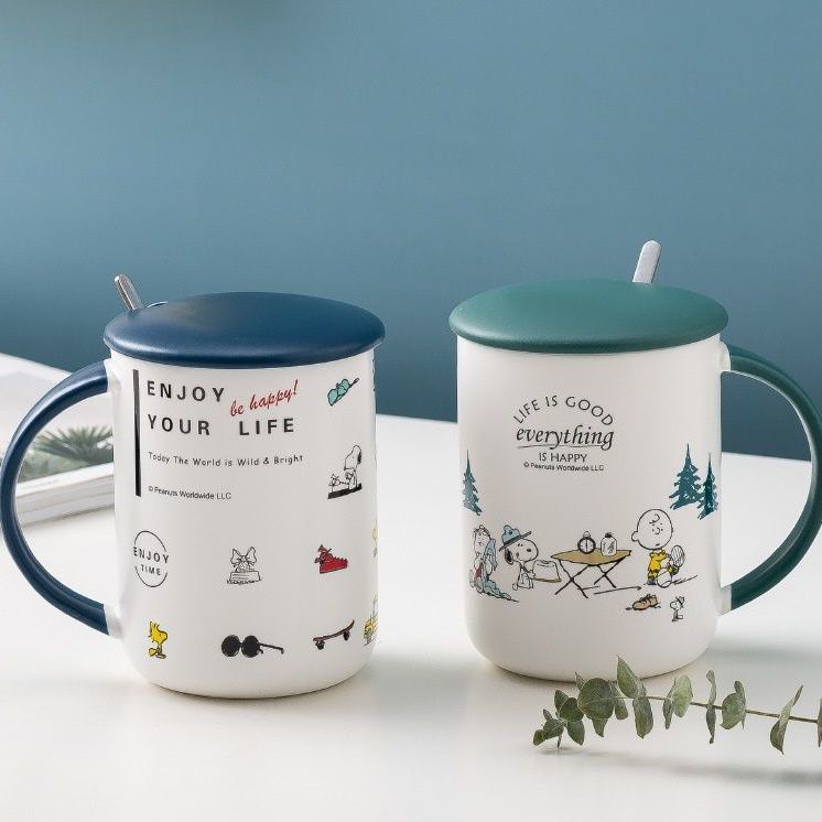 Cốc Uống Nước Bằng Sứ In Hoạt Hình Snoopy Kèm Muỗng Và Nắp Đậy