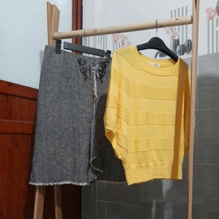 Chân váy dạ và áo len mongtoghi