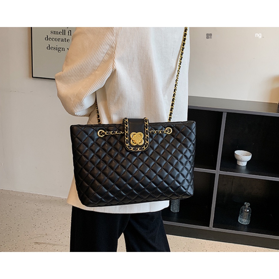 D461 Túi đeo vai chất da mềm dây xích khóa cài thời trang