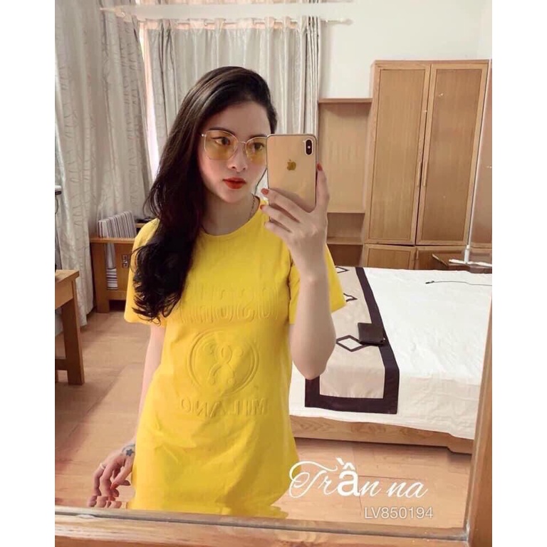 Áo Phông Nữ Chữ Dập Nổi, Áo Thun Form Rộng Dáng Dài Dấu Quần