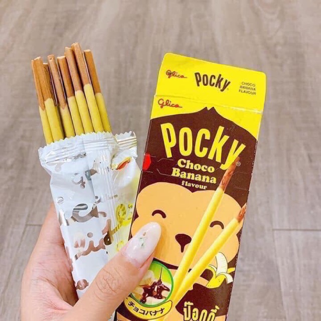 Bánh pocky chuối thái lan