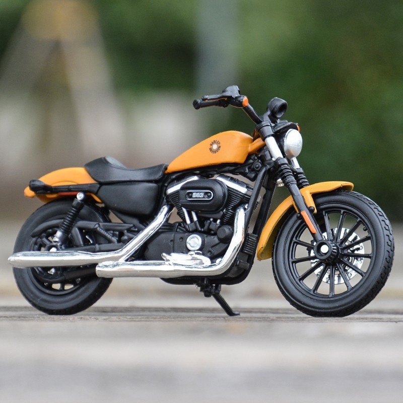 Mô Hình Xe Mô Tô Harley-Davidson 2014 Sportster Iron 883 Tỉ Lệ 1: 18