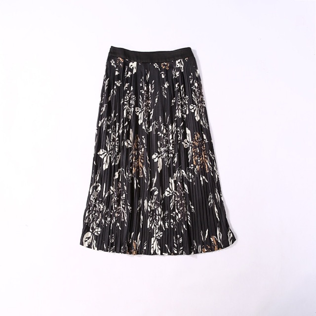 Chân váy hoa xếp ly dài