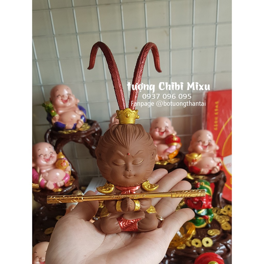 Tượng chibi Mỹ Hầu Vương nón giáp kèm gậy Như Ý - mẫu nâu chấp tay râu vểnh