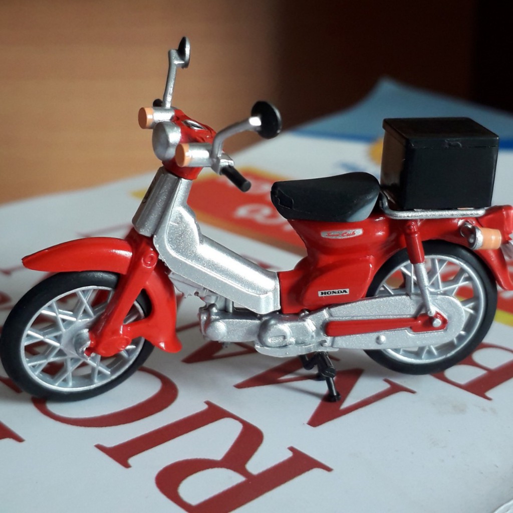 Xe mô hình Aoshima Honda Super Cub tỉ lệ 1/32
