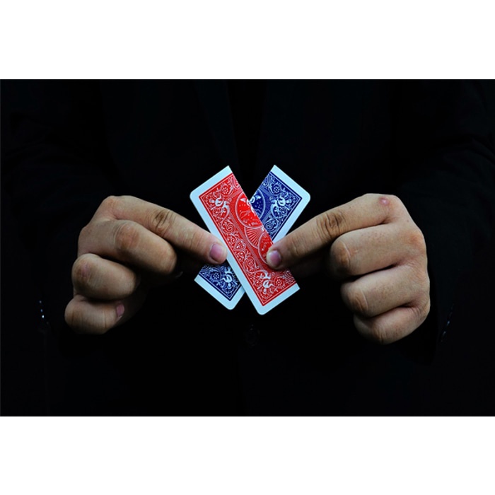 Đồ chơi đạo cụ ảo thuật cận cảnh: Card Penetration Handcrafted