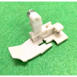 Chân vịt nhựa máy vắt sổ 5 chỉ dùng may vải thun, vải rít