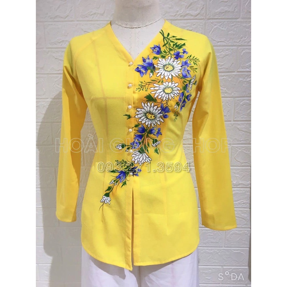 Nơi đặt may siêu tốt bà ba màu vàng vẽ hoa cúc bằng tay. May theo dáng người từ size S đến 4XL.