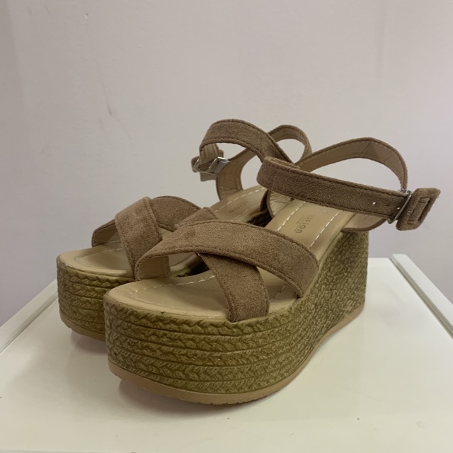 Thanh lý giày dép size 35