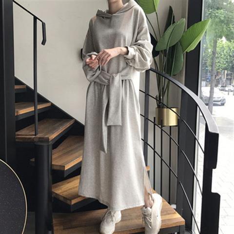 Đầm hoodie dáng dài xẻ tà phối dây thắt sành điệu