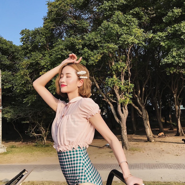 Set bộ bơi liền một mảnh kể caro vintage và áo croptop | BigBuy360 - bigbuy360.vn