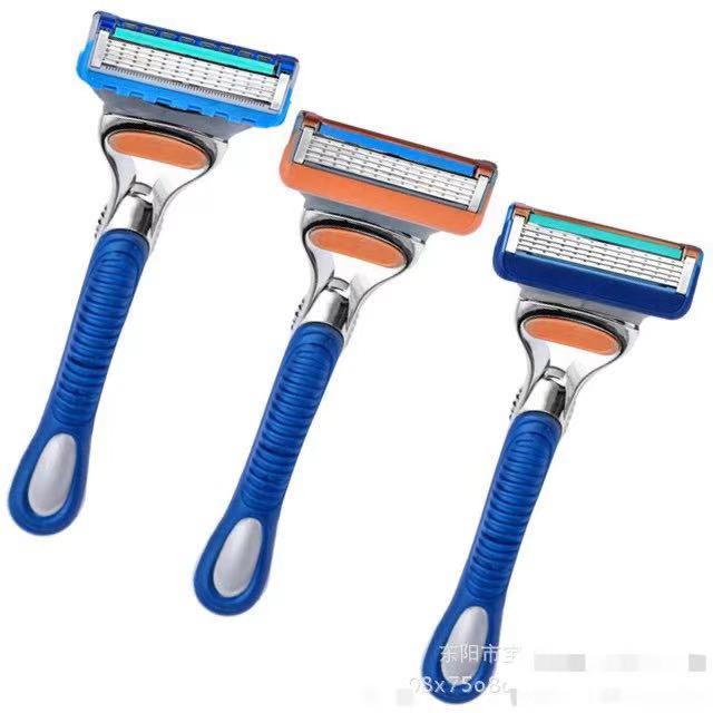 Bộ dao cạo râu và 4 lưỡi cạo thay thế dành cho Gillette Fusion 5 (Có bán lẻ)