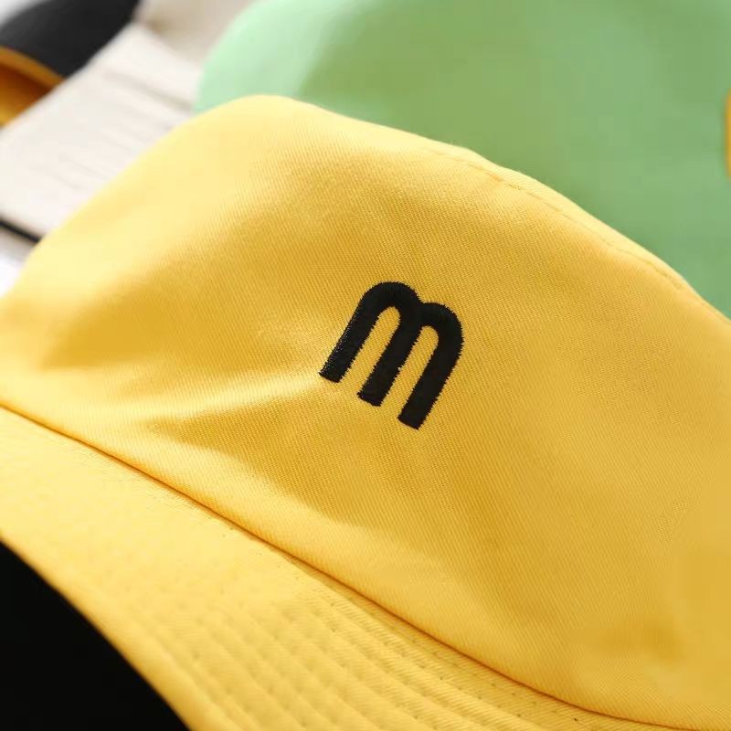 mũ bucket hai mặt họa tiết chữ m xinh