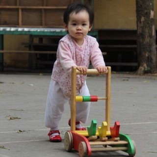 Xe gà tập đi cho bé