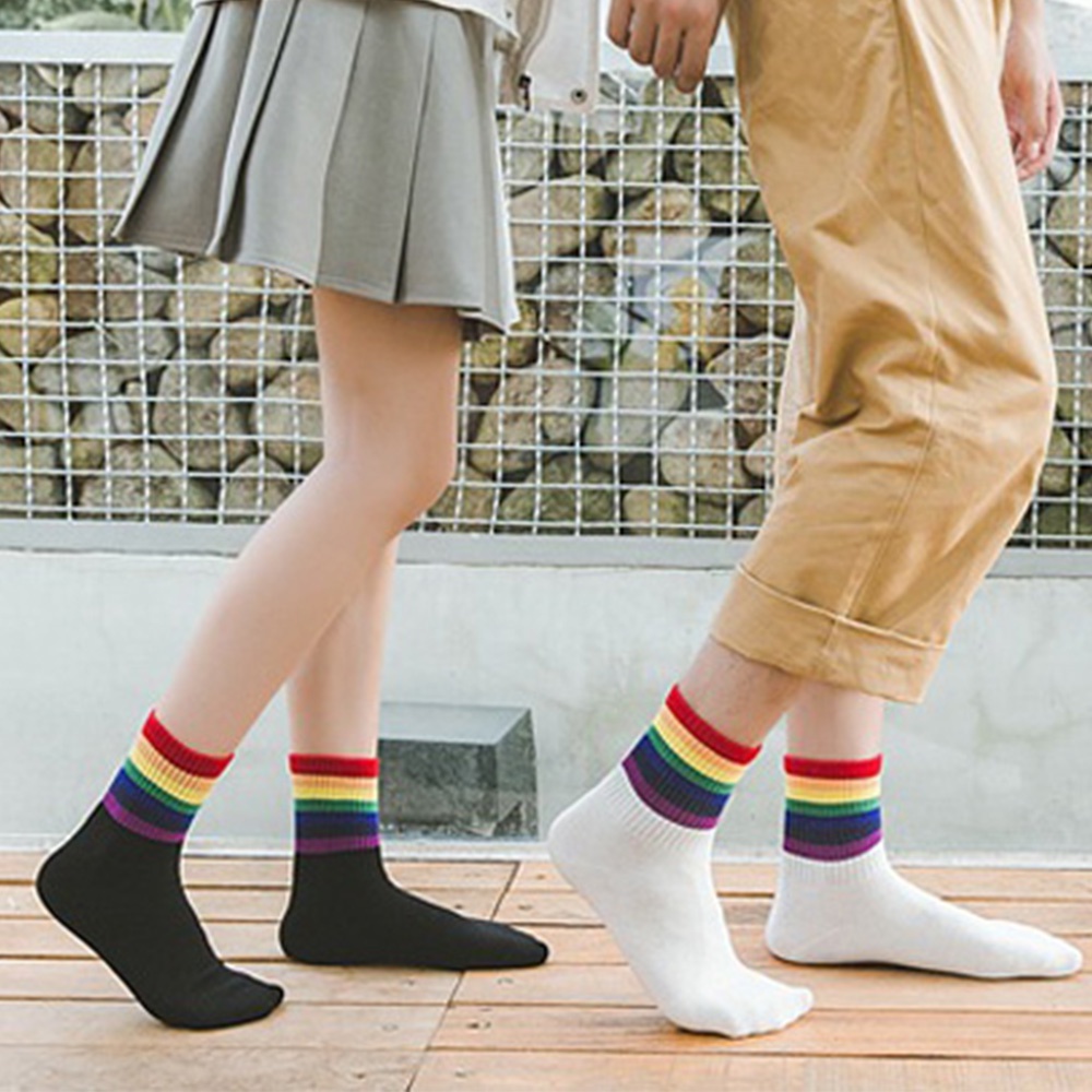 Đôi vớ cotton họa tiết sọc cầu vồng thời trang sành điệu cho nữ