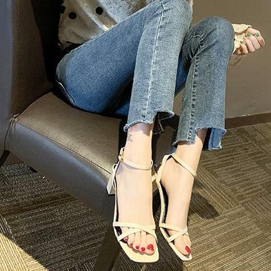 Sandal Nữ Cao  Đan Chéo 2 màu Đen Và Kem Mã XKS10 7P VÀ 4P