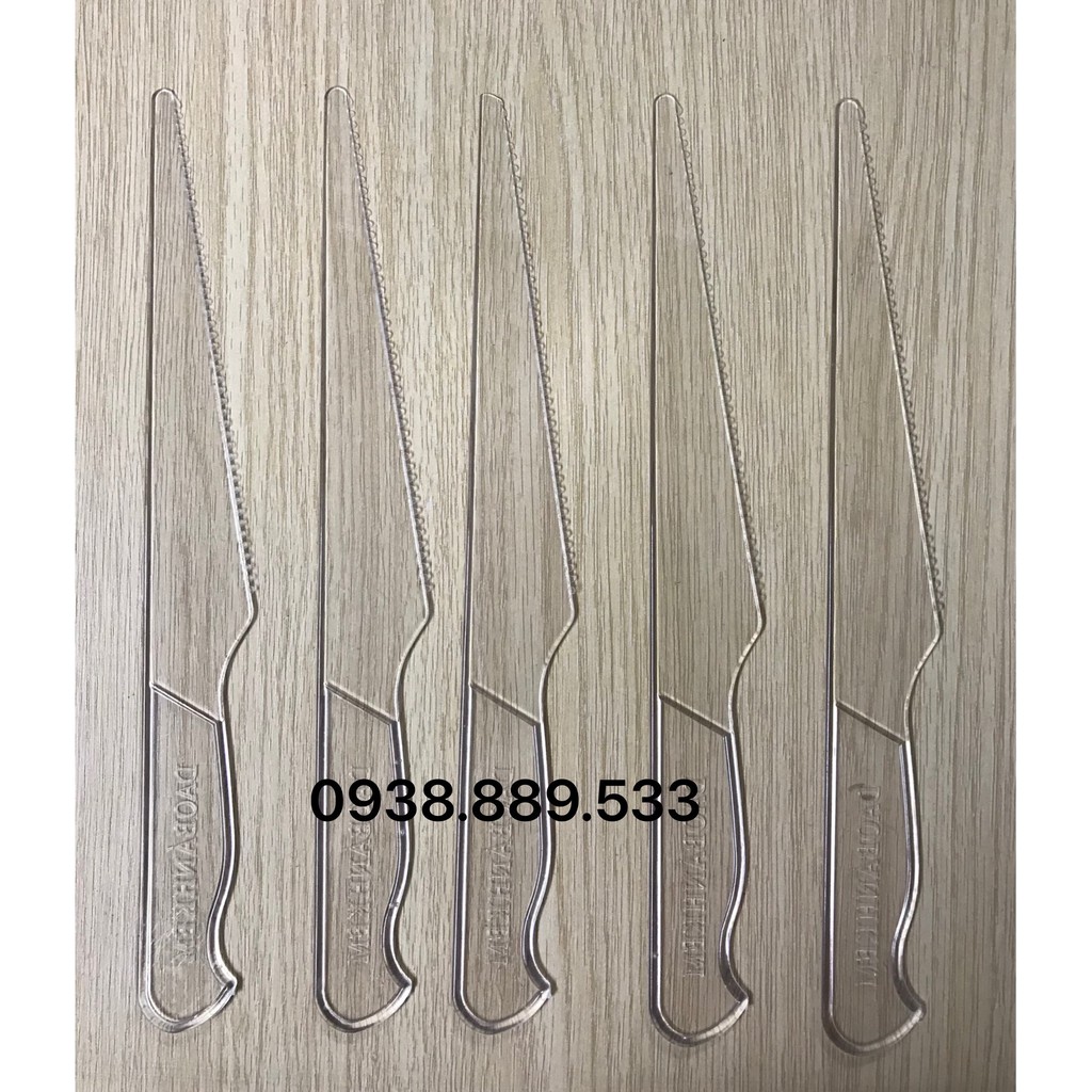 Dao nhựa cắt bánh kem