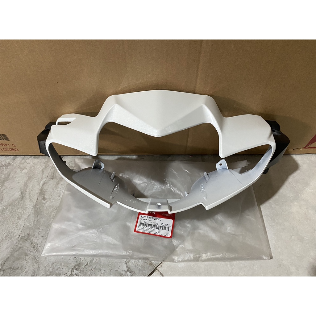 Ốp tay lái trước - bàn thờ HONDA BLADE Số năm 2014-2015 màu Trắng (Phanh đĩa). *NH-B55P* 53205K57V00ZC