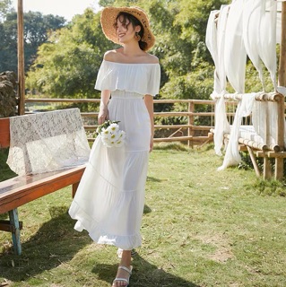 Váy maxi trắng trễ vai dáng dài