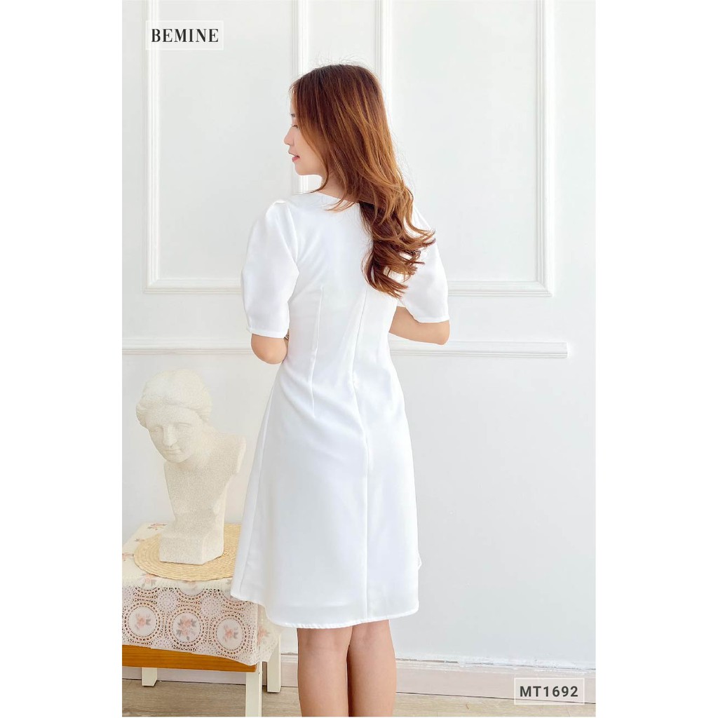 [Mã WABRWA15 giảm 15% đơn 300K] Đầm xếp ly 3 cúc vạt tùng BEMINE MT1692TRANG | BigBuy360 - bigbuy360.vn