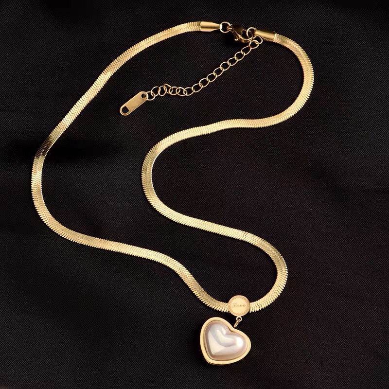 Japan and South Korea Peach Heart Necklace Love Pearl Simple Fashion Wild Temperament Light Luxury Clavicle Chain Pendant Snake Bone Chain