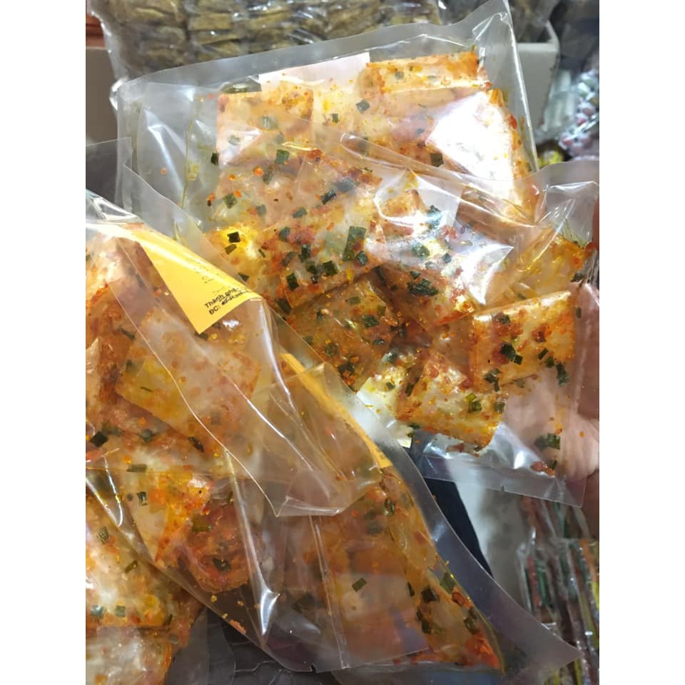 Bánh tráng trộn sate tôm hành