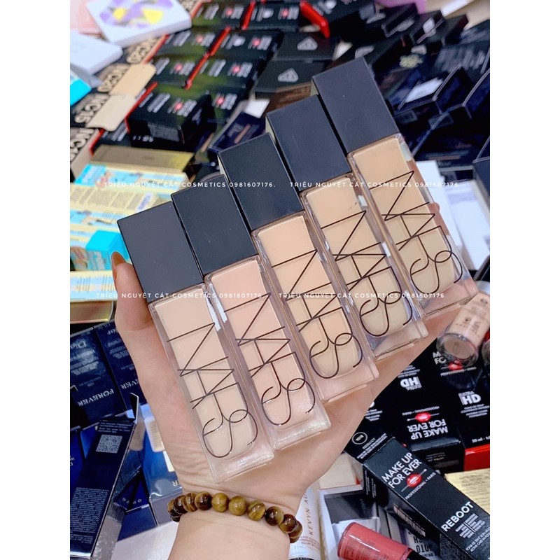 Kem nền NARS NATURAL RADIANT LONGWEAR FOUNDATION FULLSIZE 30ML .