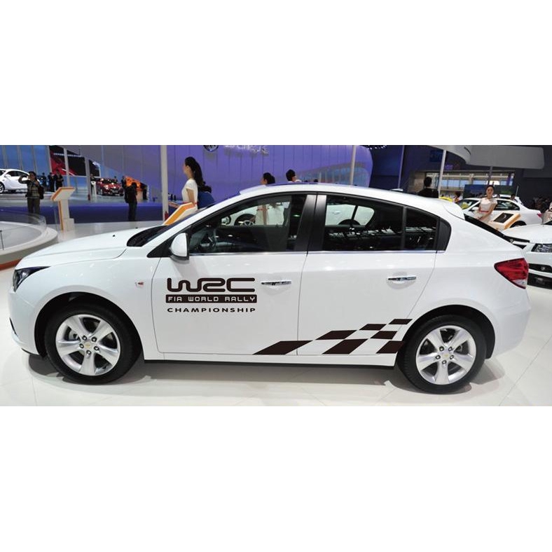 Đề can dán trang trí xe ô tô tiện dụng phong cách độc đáo