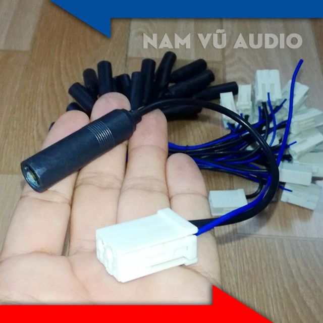 Jack chuyển ăng ten vuông 2 lỗ thành Tròn - dùng cho CD ô tô