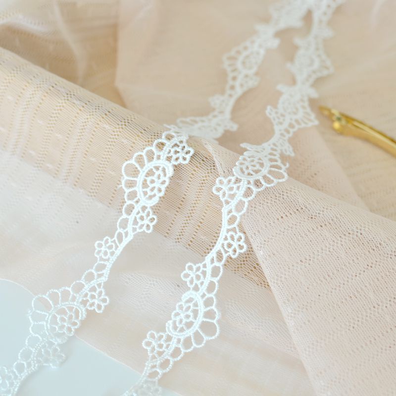 Cuộn vải ren polyester dùng làm trang sức thủ công