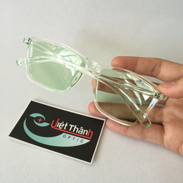 Kính trong suốt màu form vừa hot 20121 ĐI biển