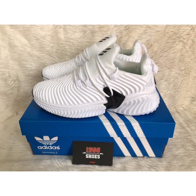 Alpha bounce instinct trắng