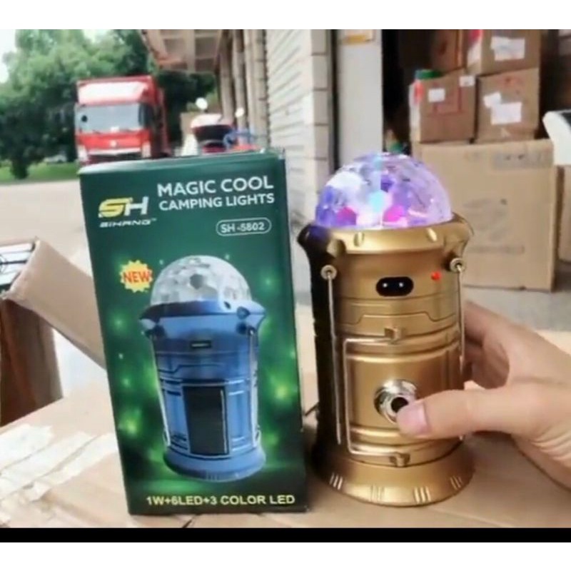 Đèn bão tròn có đèn 7 màu.