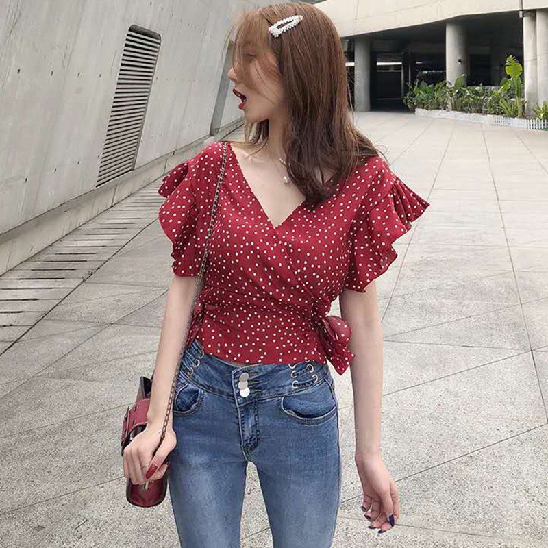 Áo kiểu chất Chiffon tay ngắn cổ chữ V phối bèo hoạ tiết chấm bi nữ tính