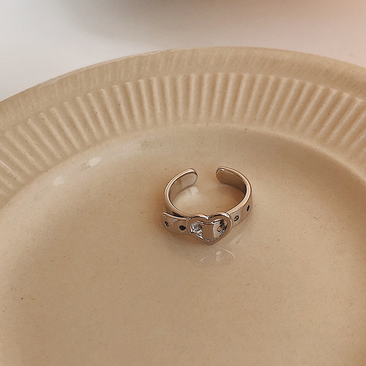 Nhẫn đeo ngón tay hình thắt lưng trái tim phong cách Hàn Quốc độc đáo