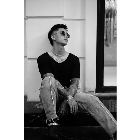 Áo phông nam cổ trễ cotton lụa cao cấp WAGG