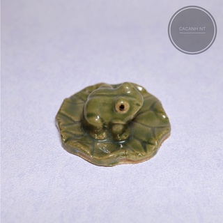 Tượng gốm Ếch ngồi lá sen , tượng gốm trang trí hồ cá