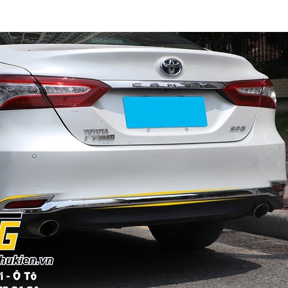 Ốp cản sau xe Toyota Camry 2019 2020 2021