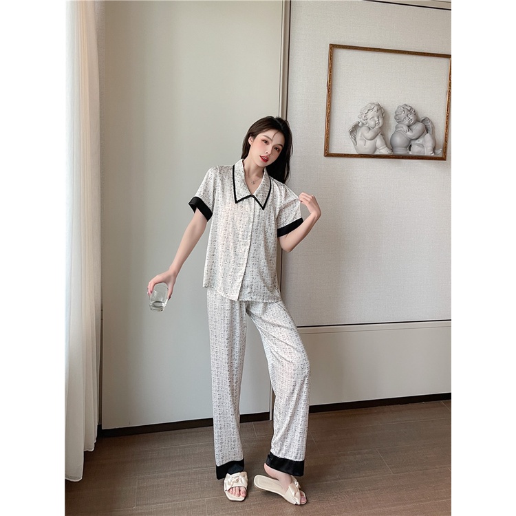 Bộ Đồ Ngủ Ngắn Tay Bằng Lụa Họa Tiết Kẻ Sọc Ngọt Ngào Cho Nữ