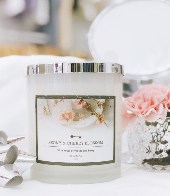 Nến thơm Mỹ Threshold 1 bấc 156gr và 3 bấc 565gr