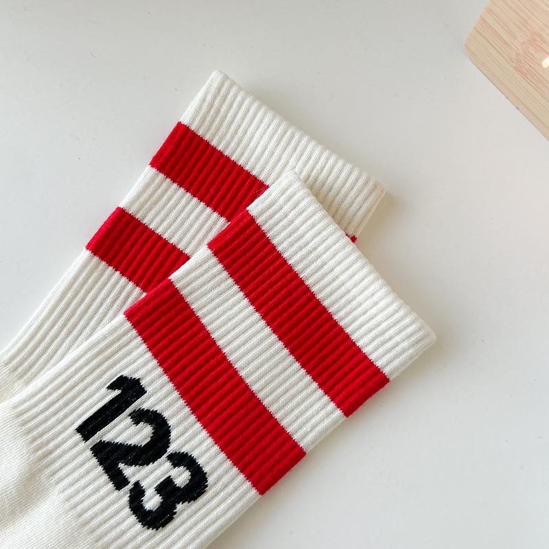 Tất vớ số 123 kẻ ngang cao cổ unisex phong cách thể thao mix đồ siêu xinh