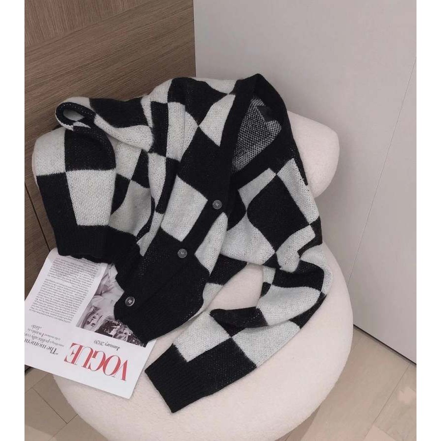 Áo khoác cardigan jisoo blackpink mặc kẻ caro vải len dệt kim thu đông 2021