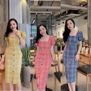Váy kẻ body cổ bổ vuông xẻ trước