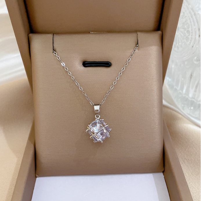 Dây Chuyền Titan Khối Lập Phương Đính Đá Nhân Tạo TT 4185