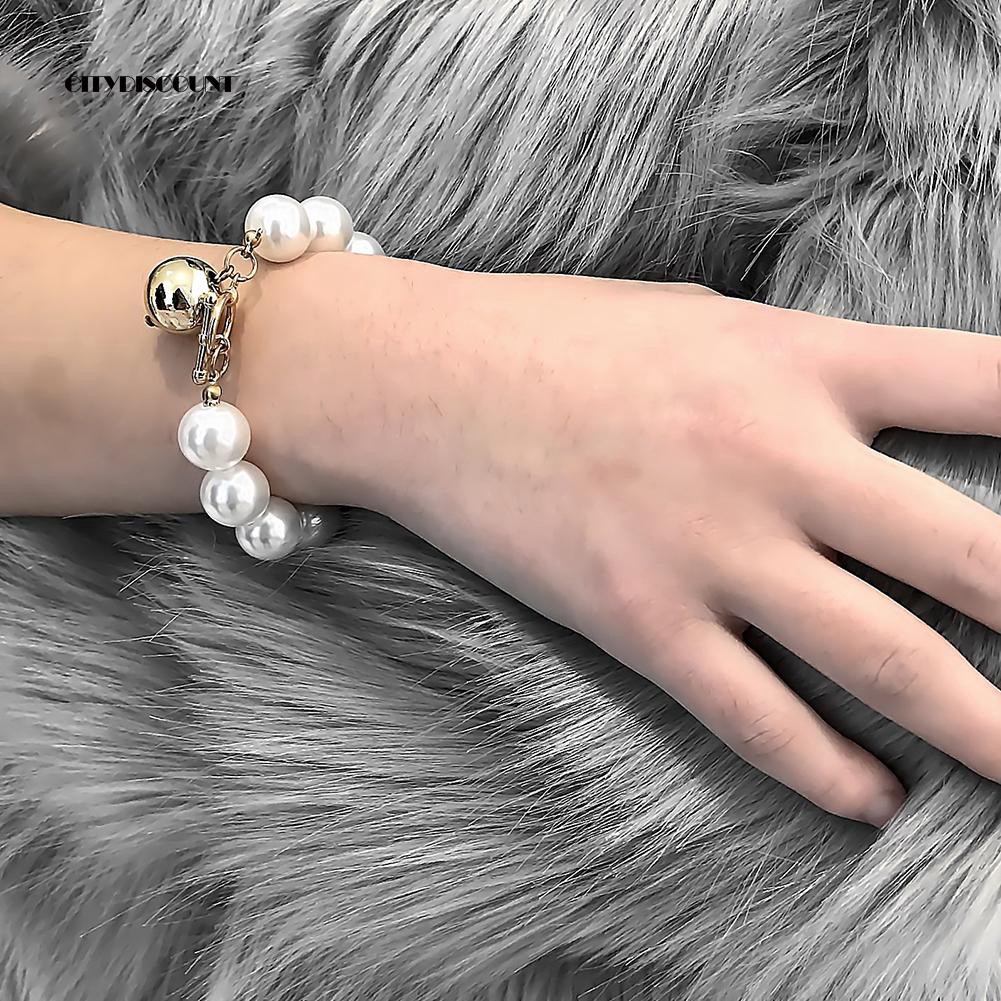 Vòng tay đính ngọc trai giả đơn giản | BigBuy360 - bigbuy360.vn