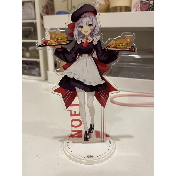 standee Noelle collab KFC