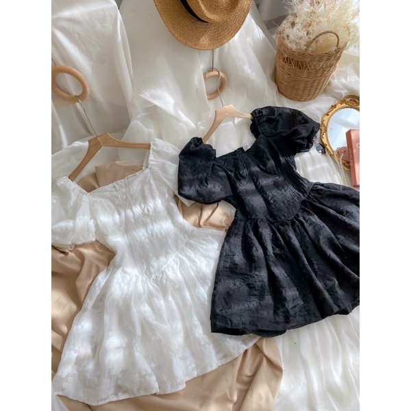 ĐẦM GẤM HOA NỔI ĐEN TRẮNG