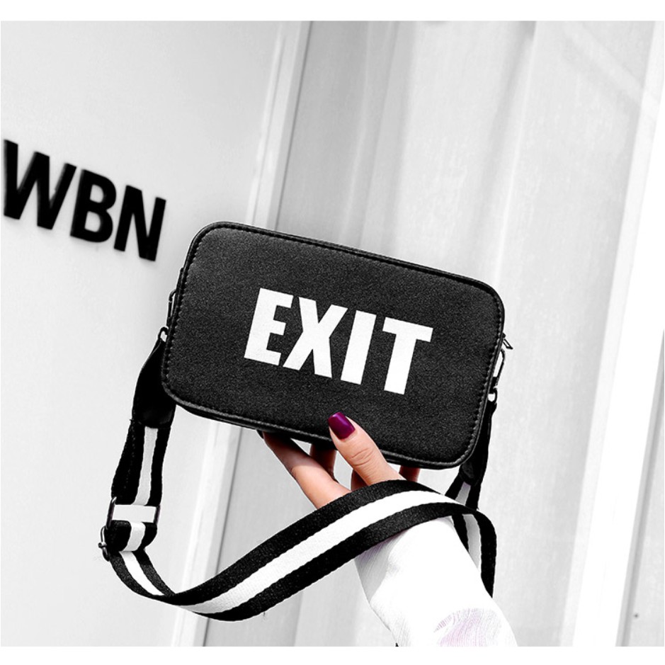 [deal shock]Túi xách hộp EXIT phối dây vải bản to | BigBuy360 - bigbuy360.vn
