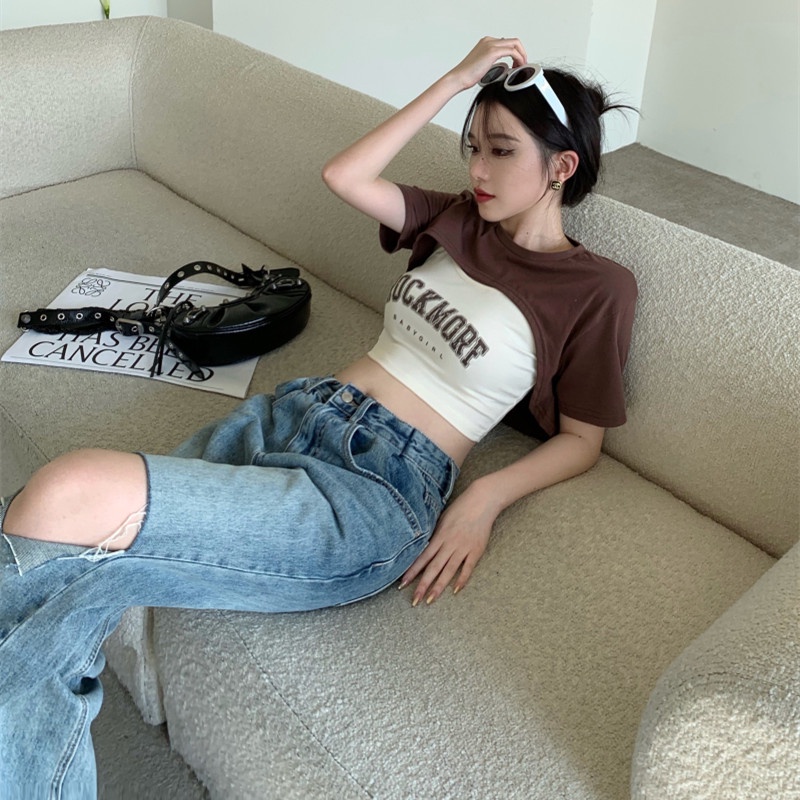 Set Áo Thun Ngắn Tay Màu Nâu + Áo Yếm Hai Dây In Chữ Thời Trang Cho Nữ